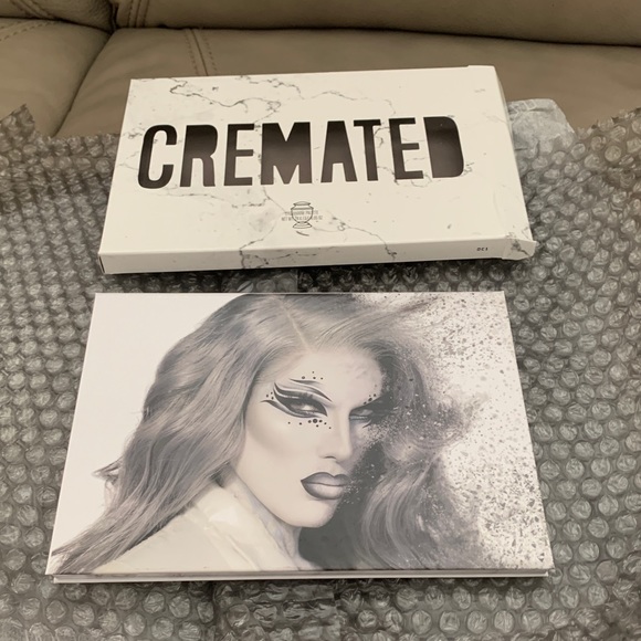 BNIB SOLD OUT Jeffree Star “Cremated” Eye Pallet🖤 - Picture 10 of 11